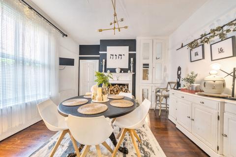 undefined, Thornbury Avenue, Shirley, Southampton, Hampshire, SO15