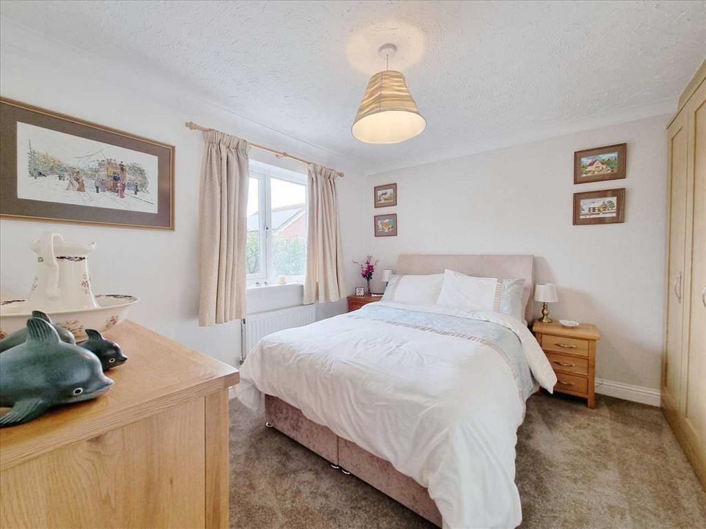 Bedroom 2: