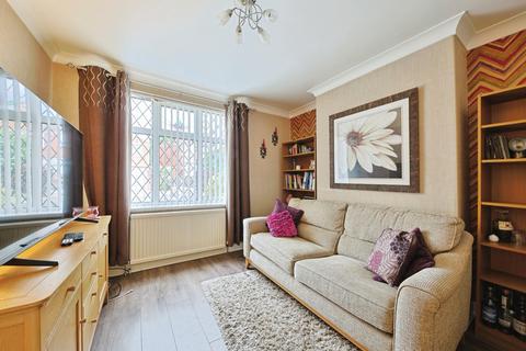4 bedroom semi-detached house for sale, Derrymore Road, Willerby, Hull, HU10 6ES