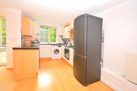3 bedroom flat for sale, Waterside, Chesham