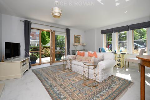 1 bedroom retirement property for sale, Oatlands Drive, Weybridge KT13