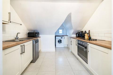 2 bedroom flat for sale, Barrow Road, London SW16