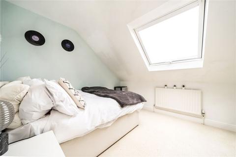 2 bedroom flat for sale, Barrow Road, London SW16
