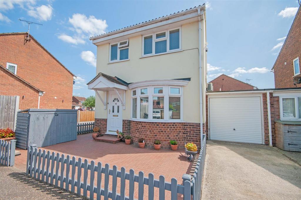 Stirrup Close, Springfield, Chelmsford 3 bed link detached house for ...