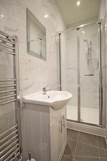 Studio to rent, Lampton Road, Hounslow, Middlesex, TW3