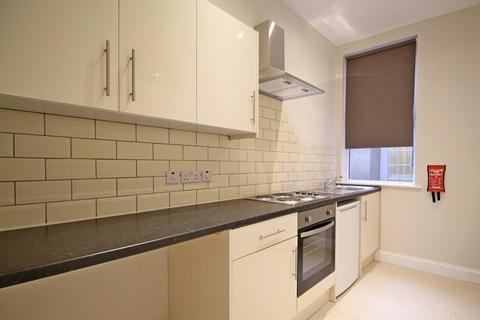 Studio to rent, Lampton Road, Hounslow, Middlesex, TW3