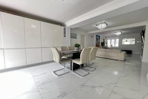 5 bedroom house for sale, Rockingham Avenue, Hornchurch