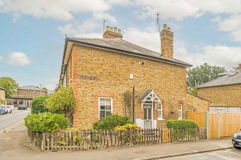 3 bedroom end of terrace house for sale, Mayberry Place, Surbiton KT5