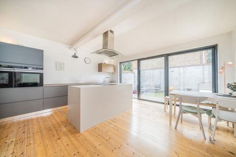 3 bedroom end of terrace house for sale, Mayberry Place, Surbiton KT5