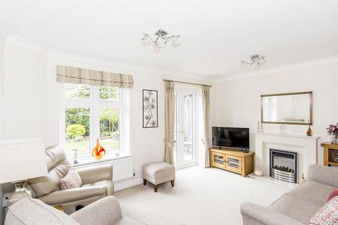 3 bedroom detached house for sale, Alvington Way, Market Harborough