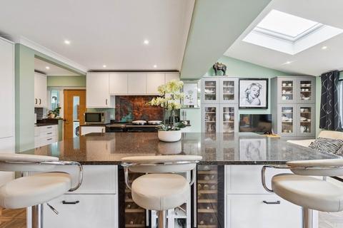5 bedroom detached house for sale, Buckland