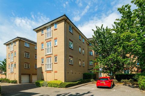 22 Alveston Square, London, E18 1AQ