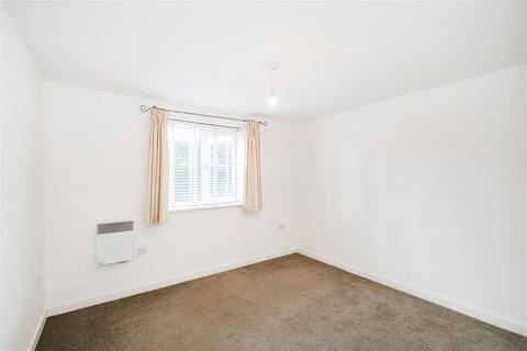 22 Alveston Square, London, E18 1AQ