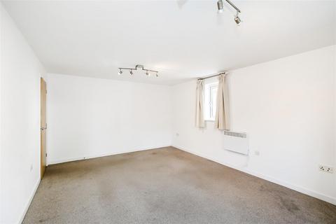 22 Alveston Square, London, E18 1AQ