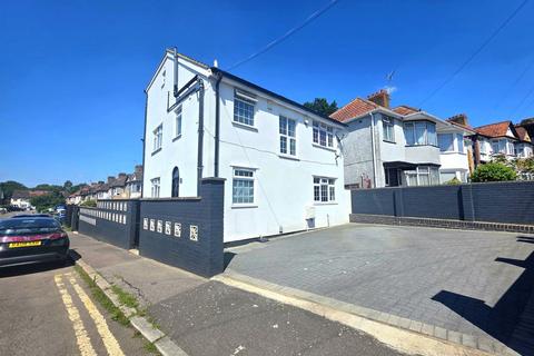 4 bedroom detached house for sale, Bengarth Drive, Harrow