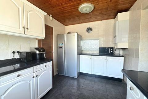 4 bedroom detached house for sale, Bengarth Drive, Harrow