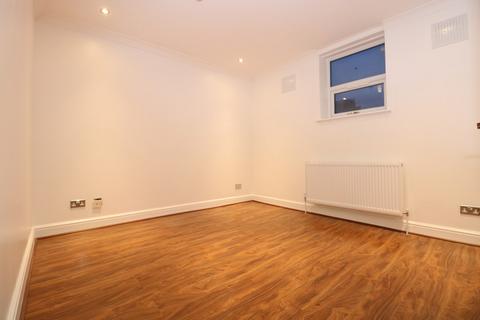 2 bedroom ground floor flat to rent, Villiers Road, London NW2