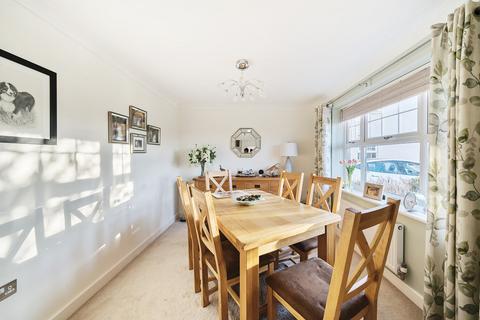 4 bedroom detached house to rent, Greenfinch Close, Melksham