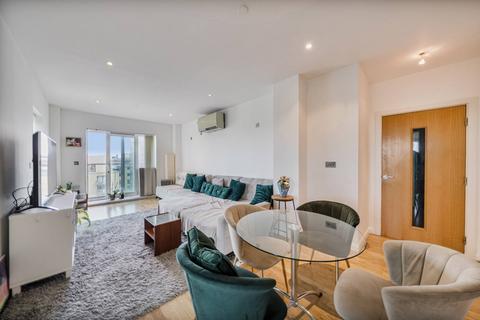 2 bedroom flat for sale, Uxbridge Road, Ealing Broadway, W5