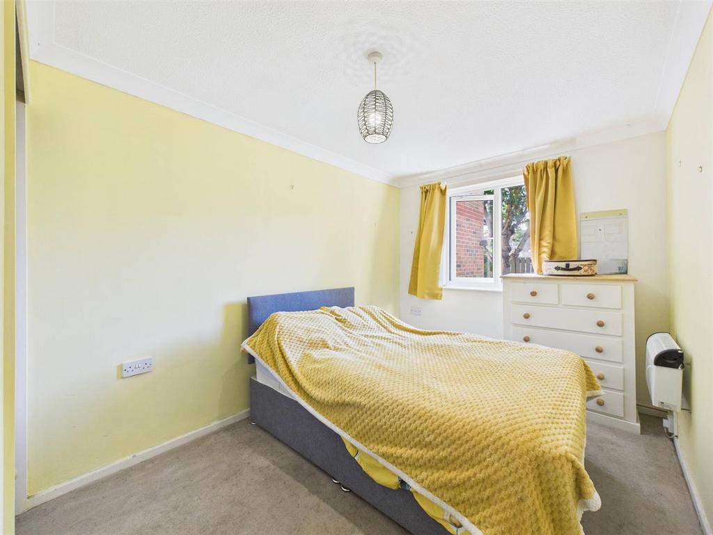 Bedroom: