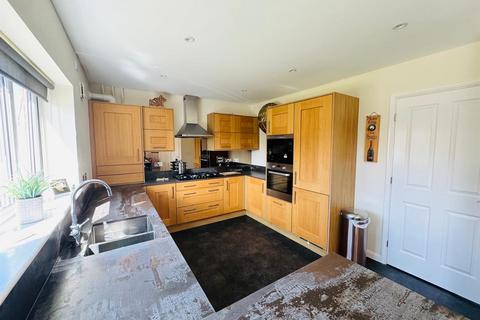 4 bedroom house for sale, Bellflower Close, Houghton Le Spring DH4