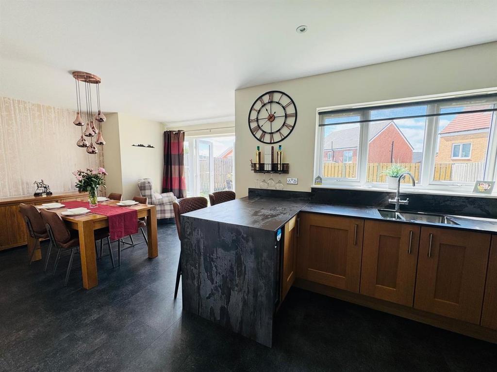 Kitchen Diner Living Area