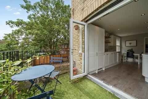 Flat B, 63 Rattray Road, London, SW2 1BB