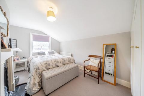 Flat B, 63 Rattray Road, London, SW2 1BB