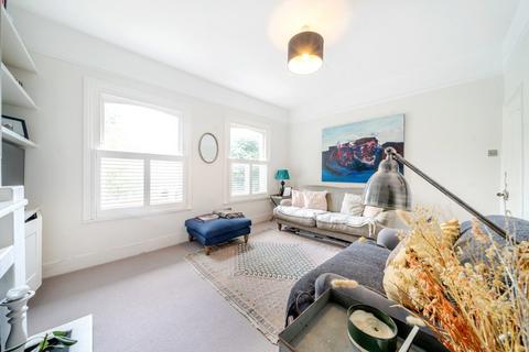 Flat B, 63 Rattray Road, London, SW2 1BB