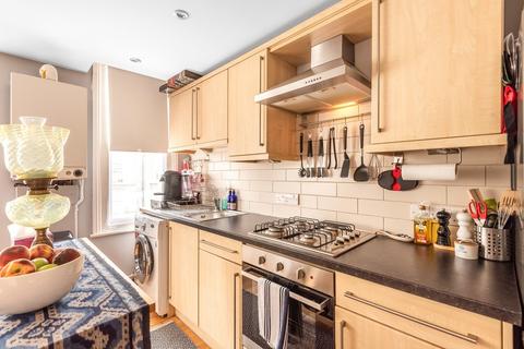2 bedroom flat for sale, Hubert Grove, Clapham, London, SW9