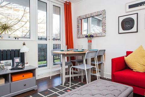 1 bedroom flat for sale, Neville Close, London, SE15