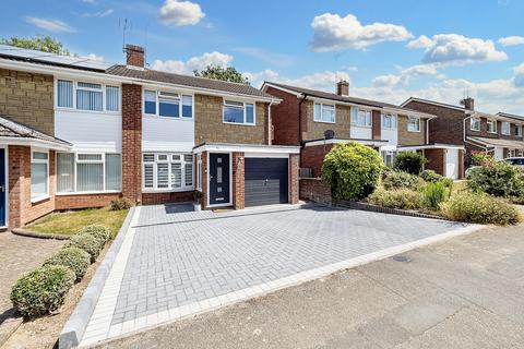 3 bedroom semi-detached house for sale, Langemore Way, Billericay, CM11
