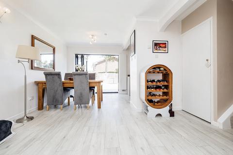 3 bedroom semi-detached house for sale, Langemore Way, Billericay, CM11