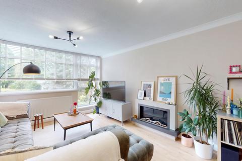 2 bedroom apartment for sale, Flat 15 Moorbank Court, Shire Oak Road, Headingley