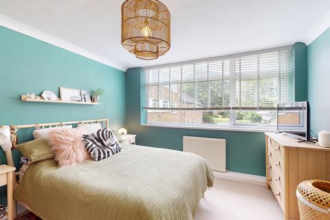 2 bedroom apartment for sale, Flat 15 Moorbank Court, Shire Oak Road, Headingley