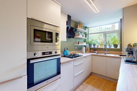2 bedroom apartment for sale, Flat 15 Moorbank Court, Shire Oak Road, Headingley