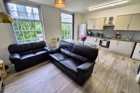 35 Cliff Road, Leeds, LS6 2ET
