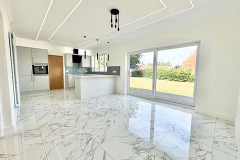 3 bedroom detached bungalow for sale, CHEAPSIDE, WALTHAM