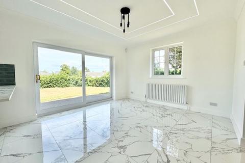 3 bedroom detached bungalow for sale, CHEAPSIDE, WALTHAM