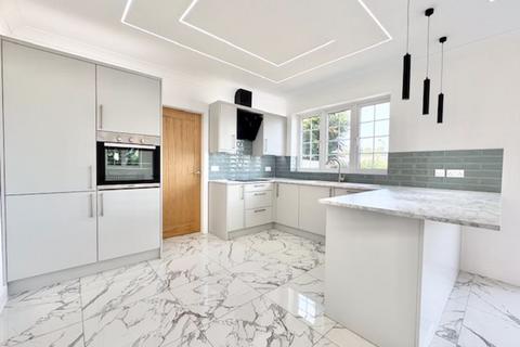 3 bedroom detached bungalow for sale, CHEAPSIDE, WALTHAM