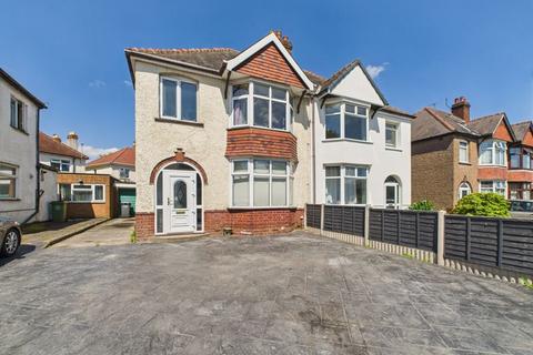 90 Oxbarn Avenue, Wolverhampton, WV3 7HG