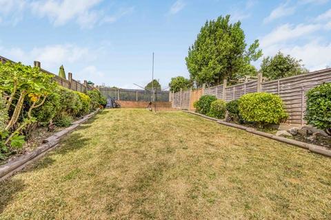 4 bedroom semi-detached house for sale, Woodfield Avenue, Farlington