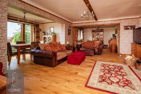2 bedroom bungalow for sale, Taverham Road, Drayton, Norwich.
