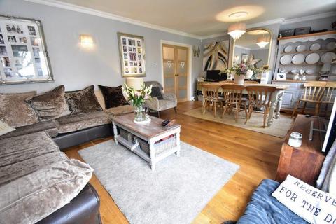 4 bedroom detached house to rent, Pomfret Avenue, Luton, LU2 0JL