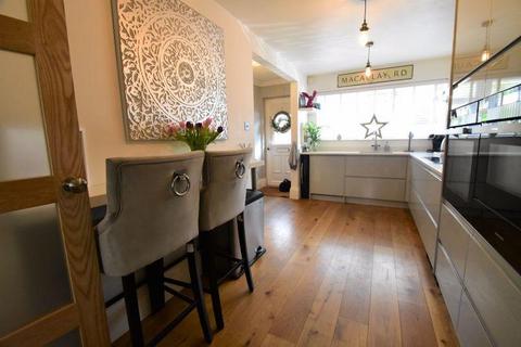 4 bedroom detached house to rent, Pomfret Avenue, Luton, LU2 0JL
