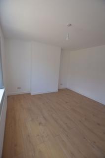 3 bedroom semi-detached house to rent, Olton Avenue, Nottingham