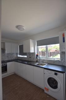 3 bedroom semi-detached house to rent, Olton Avenue, Nottingham