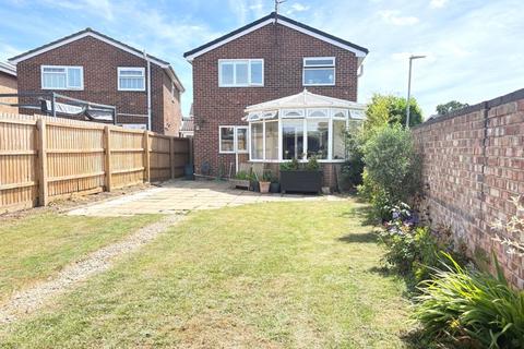 3 bedroom detached house for sale, Willowcroft Close, Saint Leonards Park, Matson, Gloucester