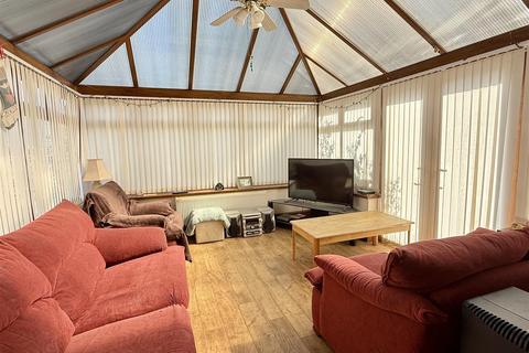 4 bedroom detached bungalow for sale, Waungoch, Upper Tumble, Llanelli