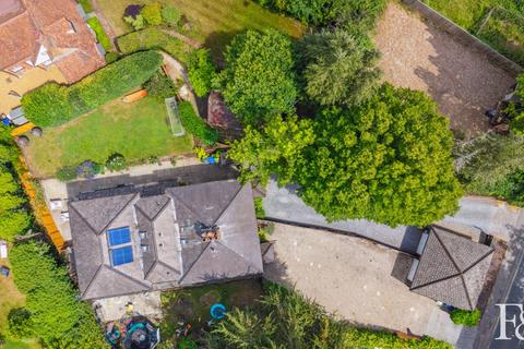 3 bedroom villa for sale, Stoke Green, Stoke Poges